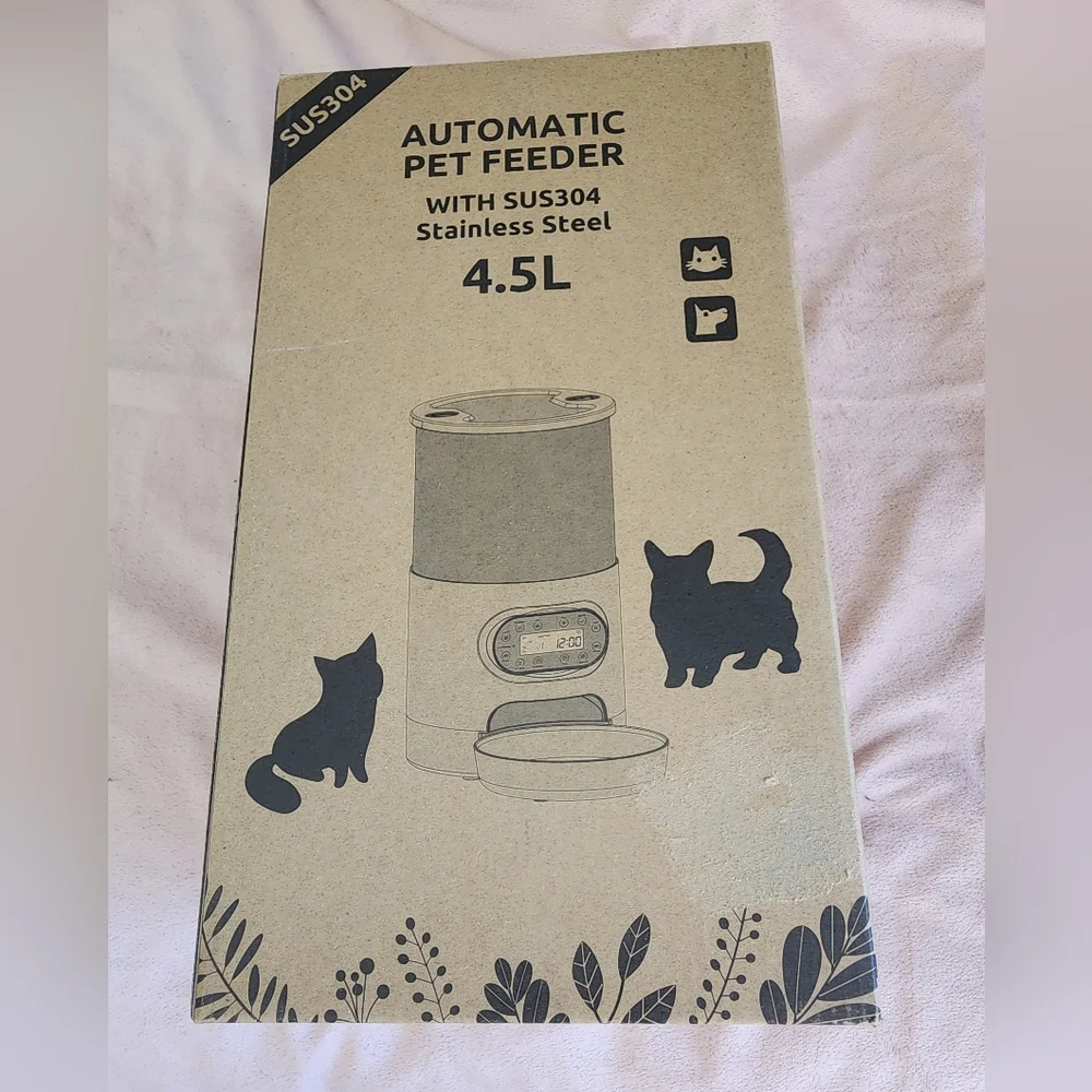 Stainless Steel 4.5L automatic pet feeder, new never used! Still in box